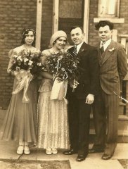 Hilda & Clara Abt (Uncle Albert's girls)  men unknown.jpg